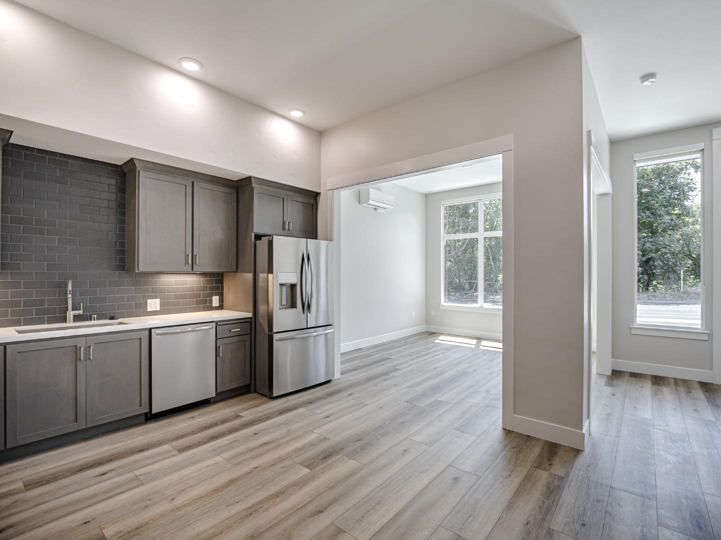 Detail Gallery Image 10 of 26 For 101 Aptos Village Way #1,  Aptos,  CA 95003 - 2 Beds | 2/1 Baths