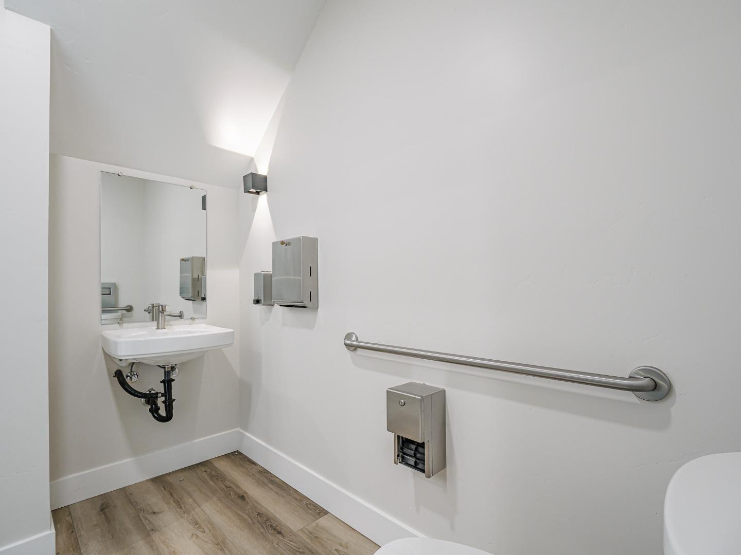 Detail Gallery Image 11 of 26 For 101 Aptos Village Way #1,  Aptos,  CA 95003 - 2 Beds | 2/1 Baths