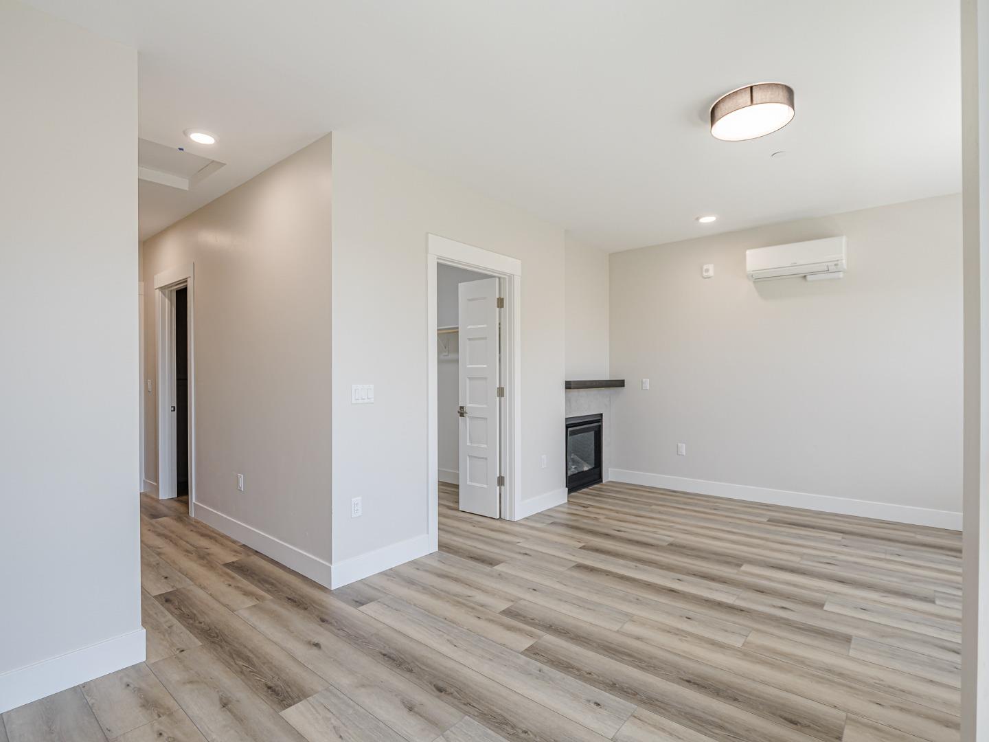 Detail Gallery Image 15 of 26 For 101 Aptos Village Way #1,  Aptos,  CA 95003 - 2 Beds | 2/1 Baths