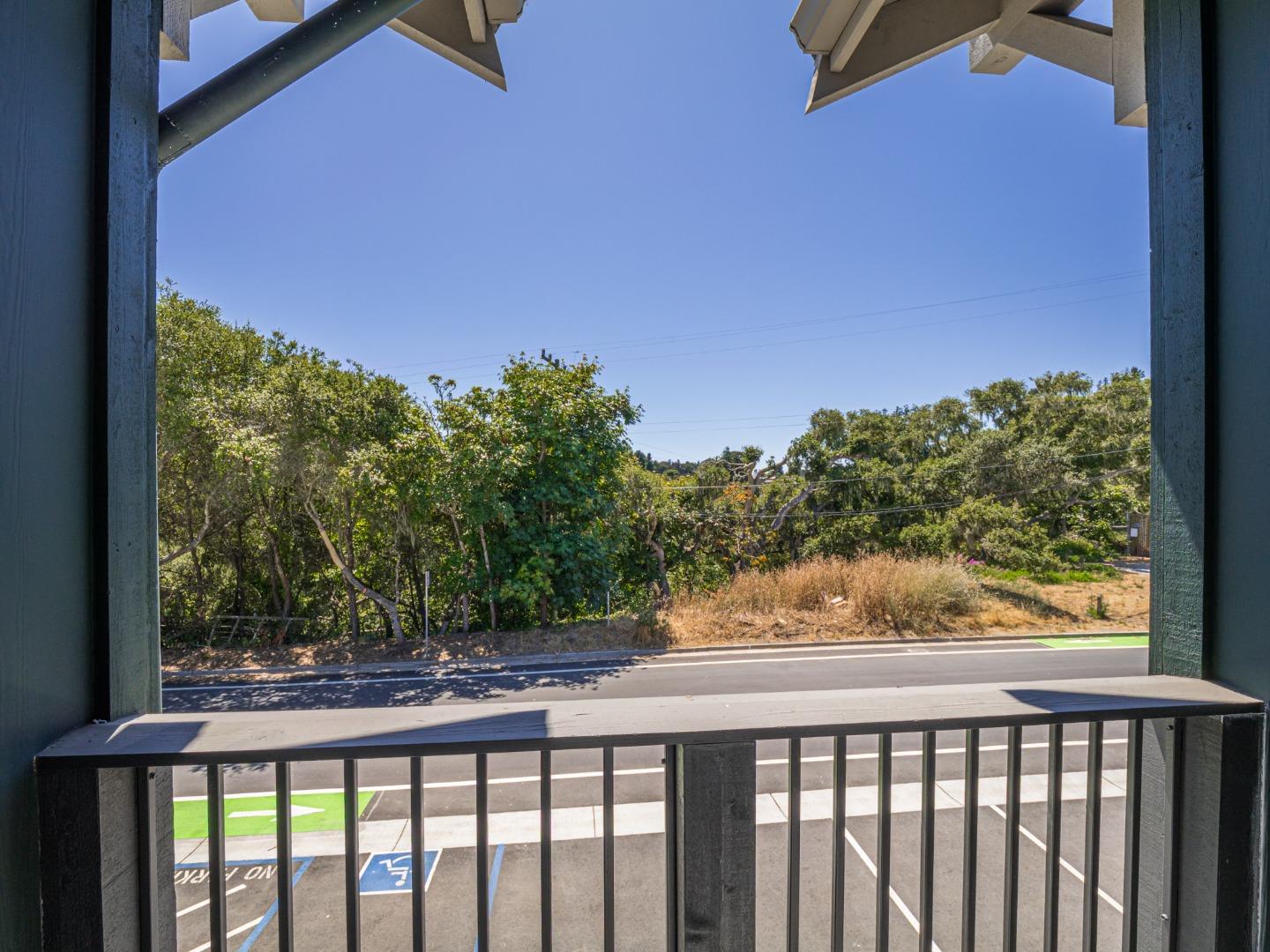 Detail Gallery Image 17 of 26 For 101 Aptos Village Way #1,  Aptos,  CA 95003 - 2 Beds | 2/1 Baths
