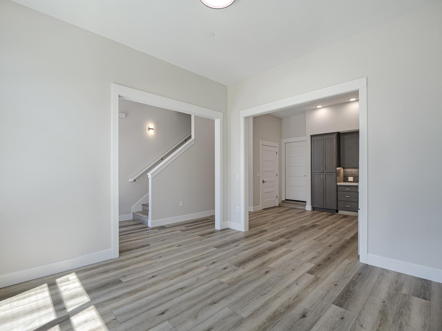 Detail Gallery Image 5 of 26 For 101 Aptos Village Way #1,  Aptos,  CA 95003 - 2 Beds | 2/1 Baths