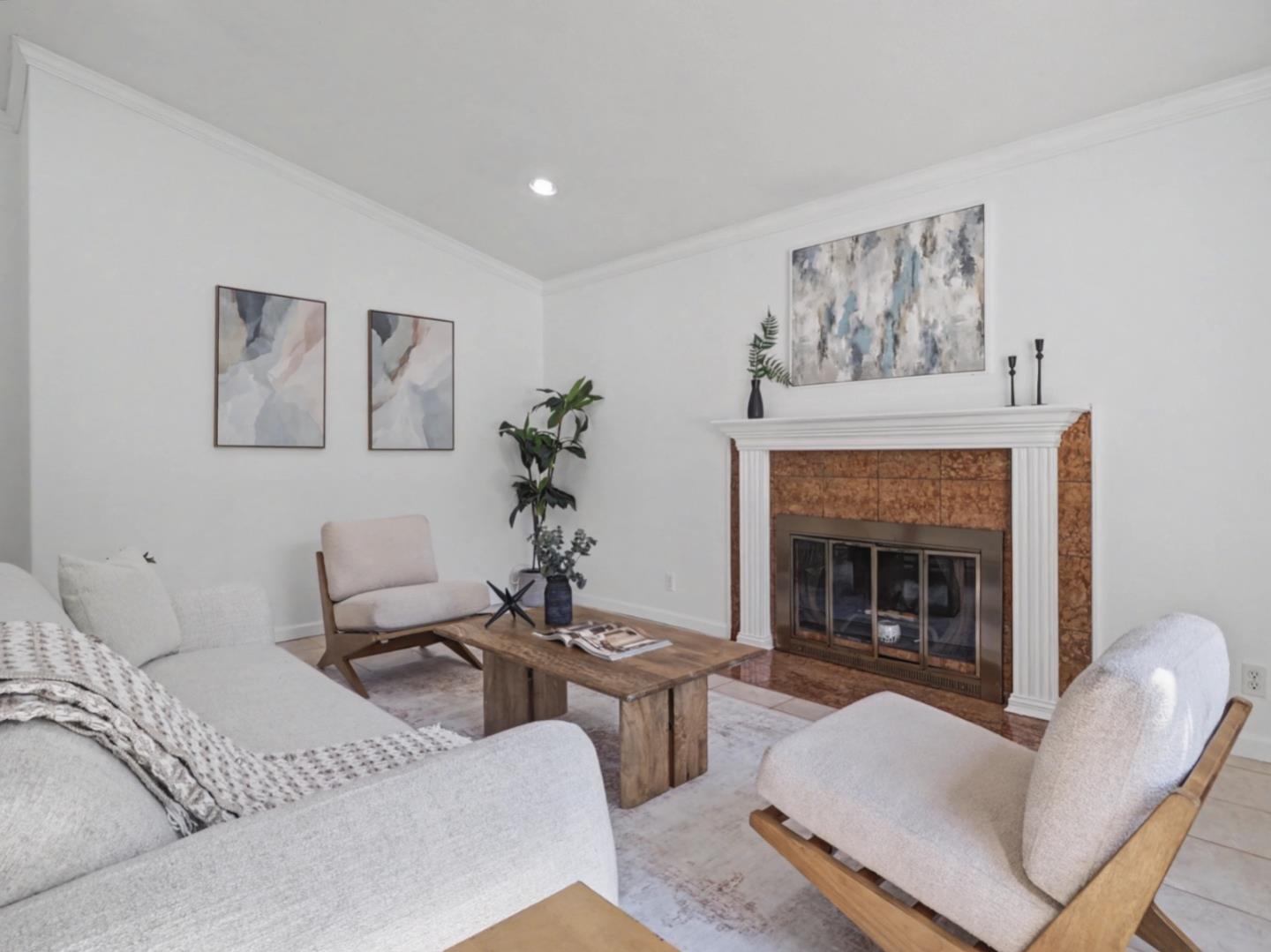 Detail Gallery Image 3 of 44 For 4950 Scarlett Way, San Jose,  CA 95111 - 3 Beds | 2 Baths