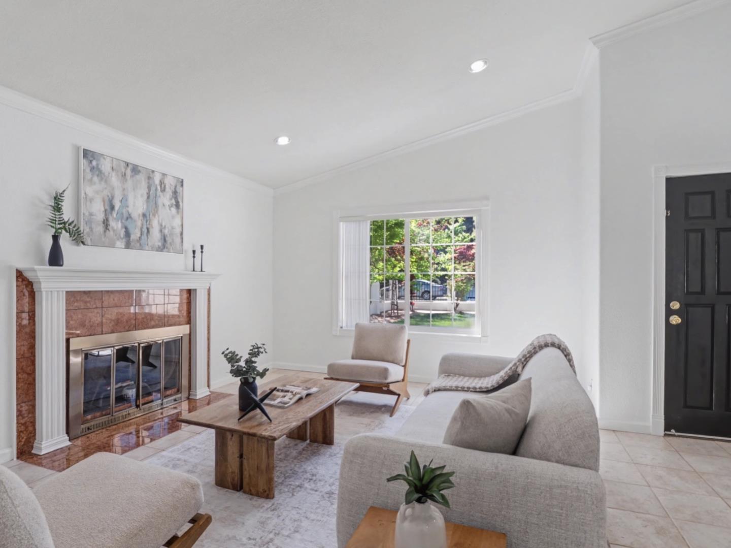 Detail Gallery Image 7 of 44 For 4950 Scarlett Way, San Jose,  CA 95111 - 3 Beds | 2 Baths