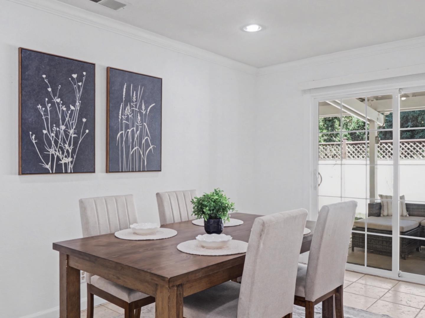 Detail Gallery Image 8 of 44 For 4950 Scarlett Way, San Jose,  CA 95111 - 3 Beds | 2 Baths