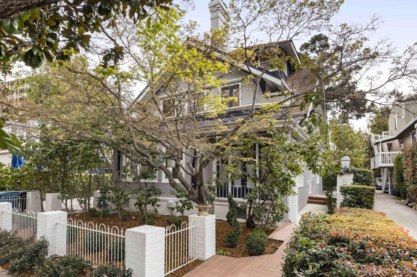 Detail Gallery Image 2 of 28 For 738-740 Webster St, Palo Alto,  CA 94301 - 5 Beds | 4 Baths