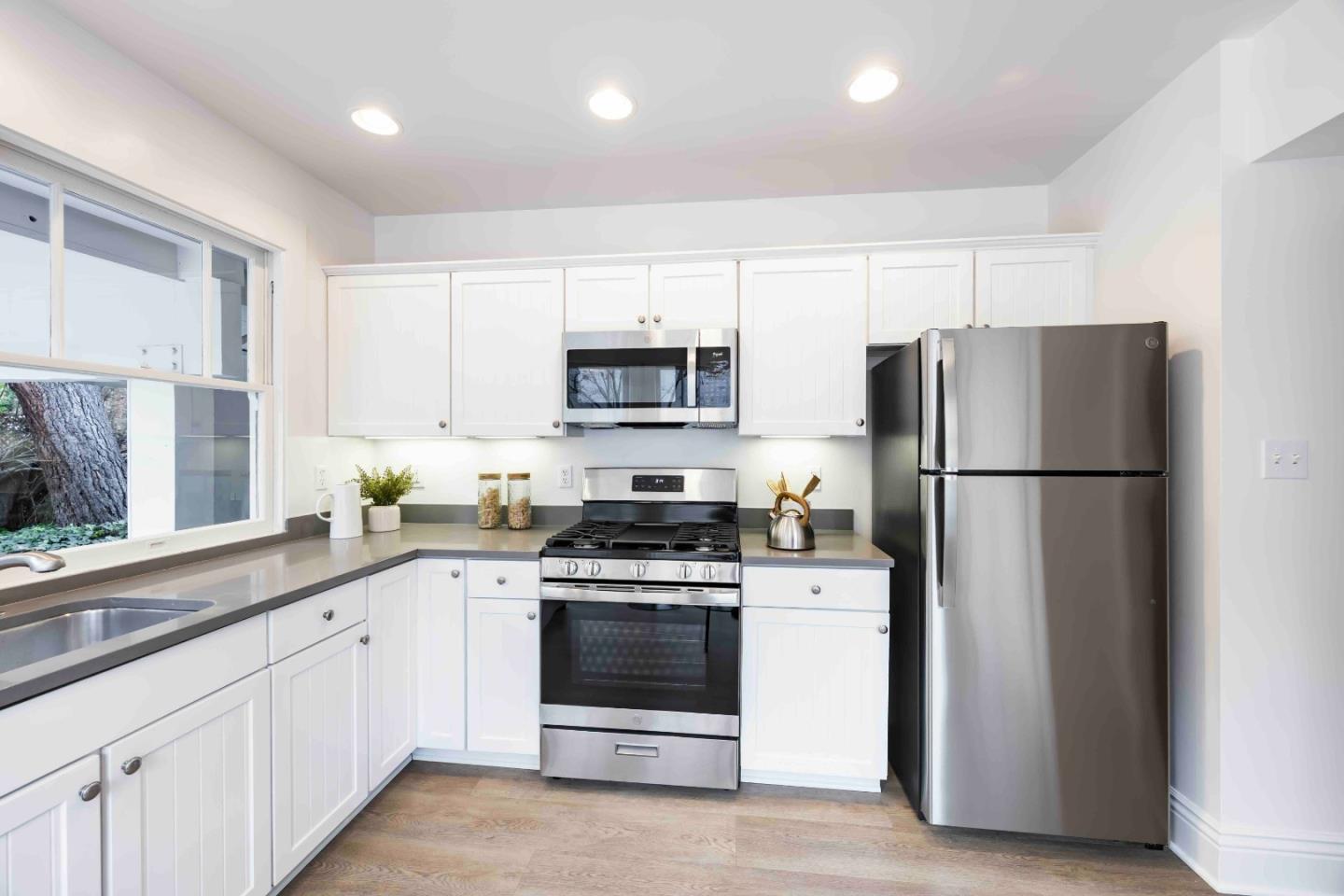 Detail Gallery Image 25 of 28 For 738-740 Webster St, Palo Alto,  CA 94301 - 5 Beds | 4 Baths