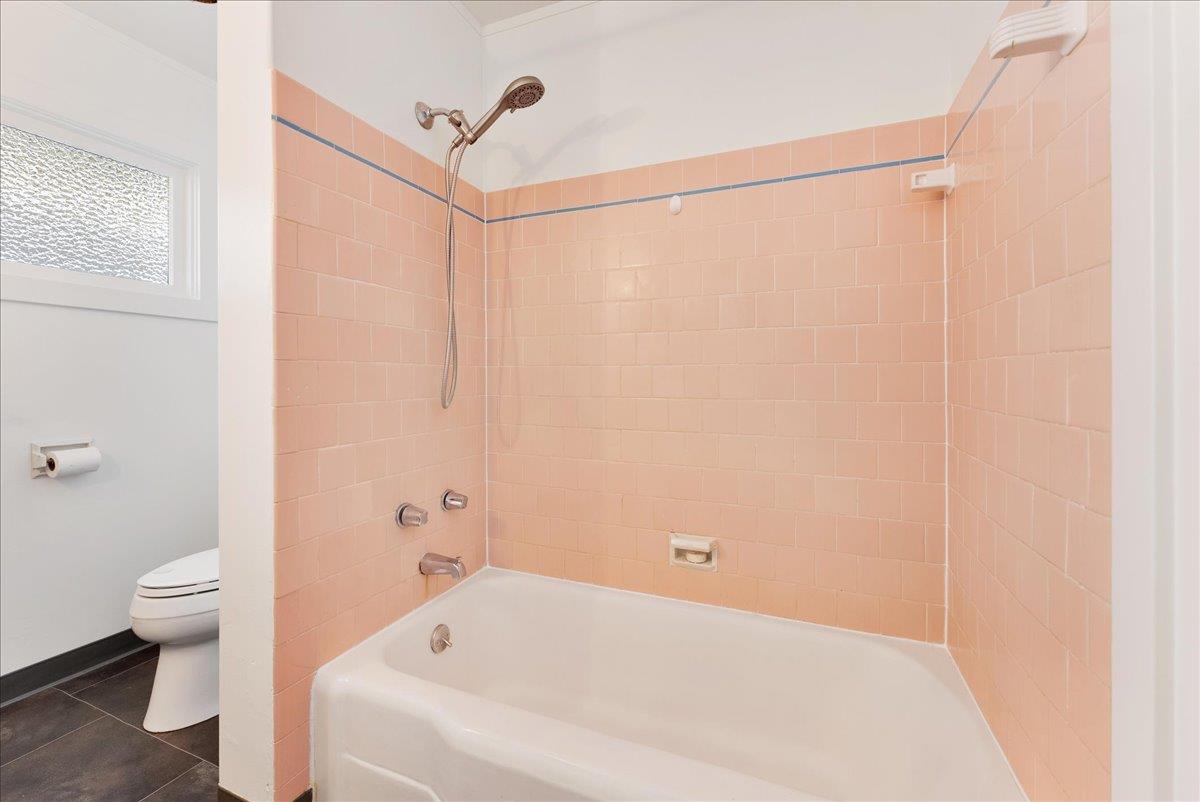 Detail Gallery Image 25 of 46 For 410 13th Ave, Santa Cruz,  CA 95062 - 2 Beds | 1 Baths