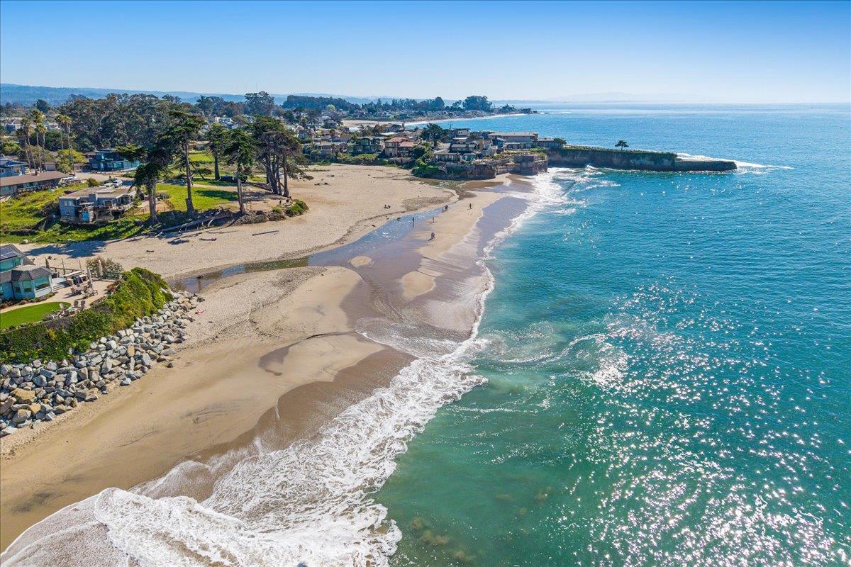 Detail Gallery Image 42 of 46 For 410 13th Ave, Santa Cruz,  CA 95062 - 2 Beds | 1 Baths