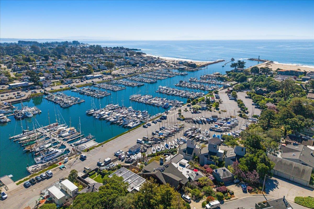 Detail Gallery Image 43 of 46 For 410 13th Ave, Santa Cruz,  CA 95062 - 2 Beds | 1 Baths