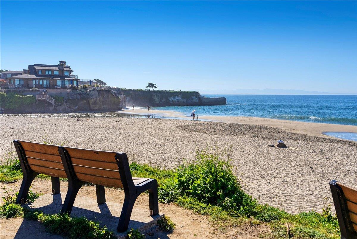 Detail Gallery Image 45 of 46 For 410 13th Ave, Santa Cruz,  CA 95062 - 2 Beds | 1 Baths