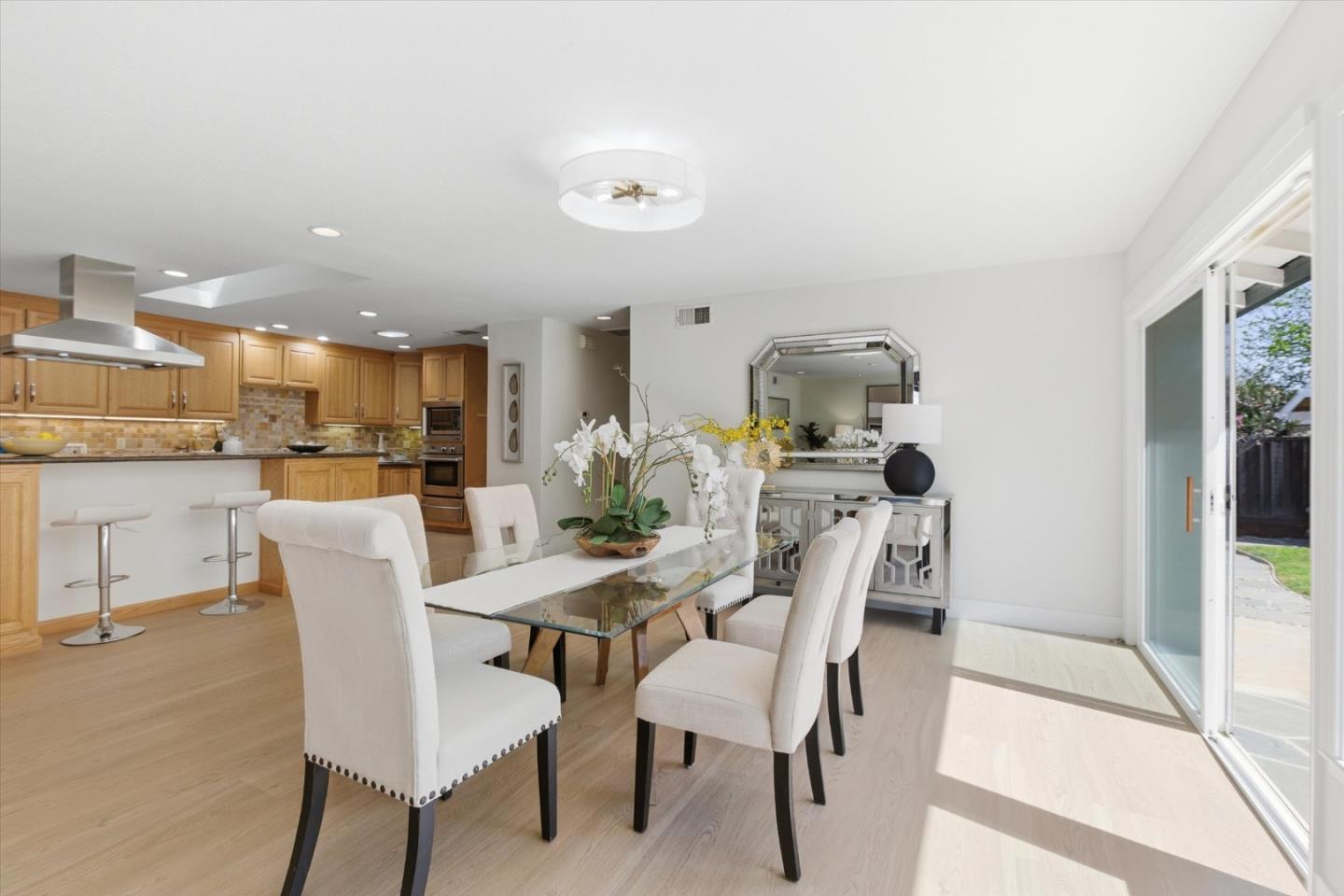 Detail Gallery Image 8 of 68 For 1766 Cherry Grove Dr, San Jose,  CA 95125 - 4 Beds | 2 Baths