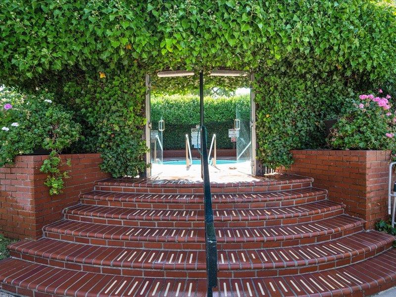 Detail Gallery Image 22 of 26 For 7101 Shelter Creek Ln, San Bruno,  CA 94066 - 1 Beds | 1 Baths