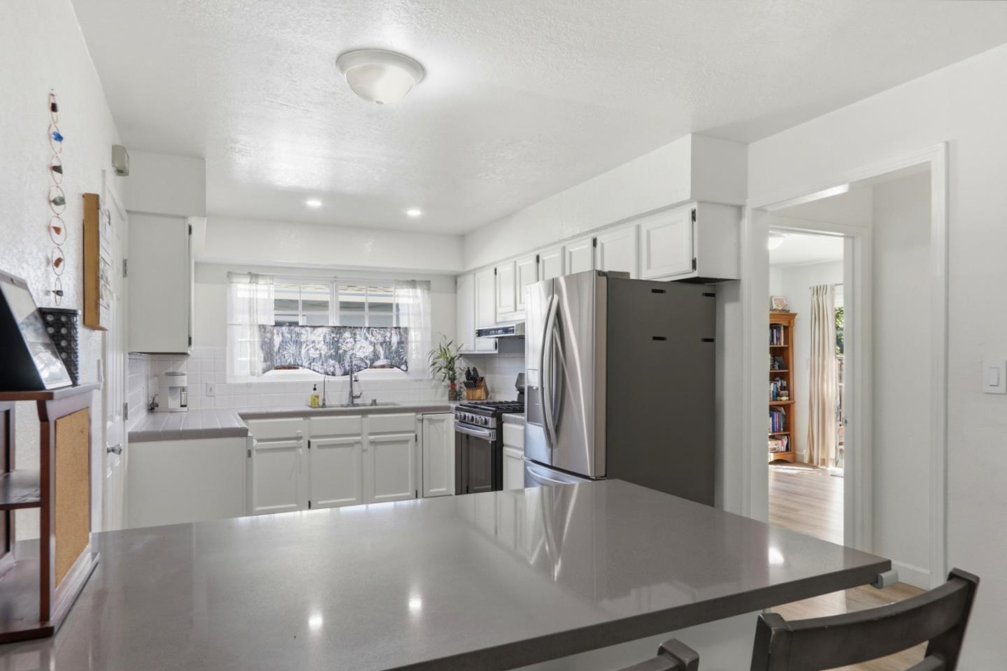 Detail Gallery Image 13 of 27 For 888 Corlista Dr, San Jose,  CA 95128 - 3 Beds | 1/1 Baths