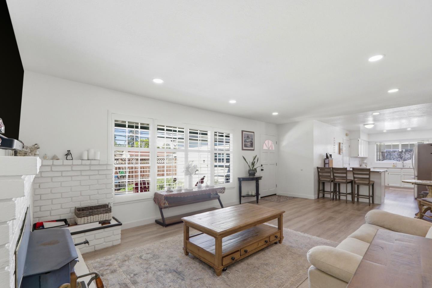 Detail Gallery Image 8 of 27 For 888 Corlista Dr, San Jose,  CA 95128 - 3 Beds | 1/1 Baths