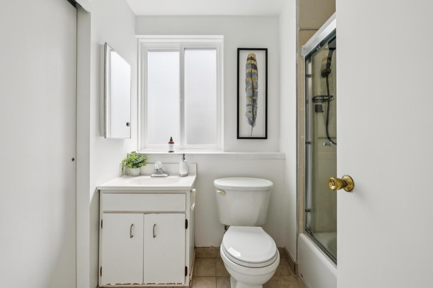 Detail Gallery Image 30 of 38 For 980 Burnett Ave, San Francisco,  CA 94131 - 5 Beds | 2 Baths