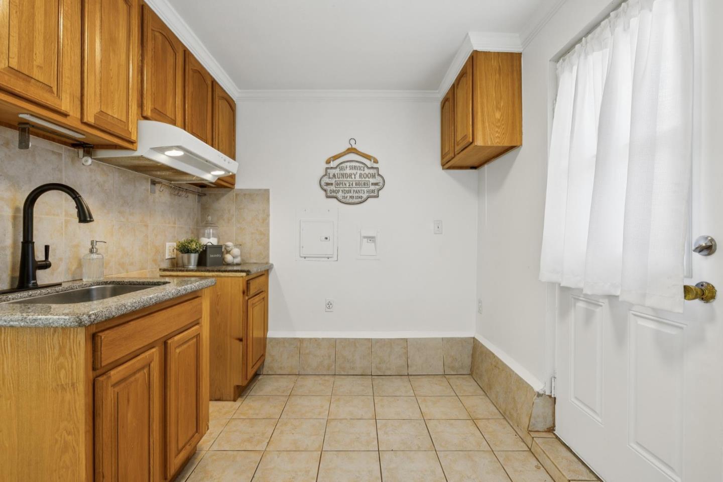 Detail Gallery Image 35 of 38 For 980 Burnett Ave, San Francisco,  CA 94131 - 5 Beds | 2 Baths