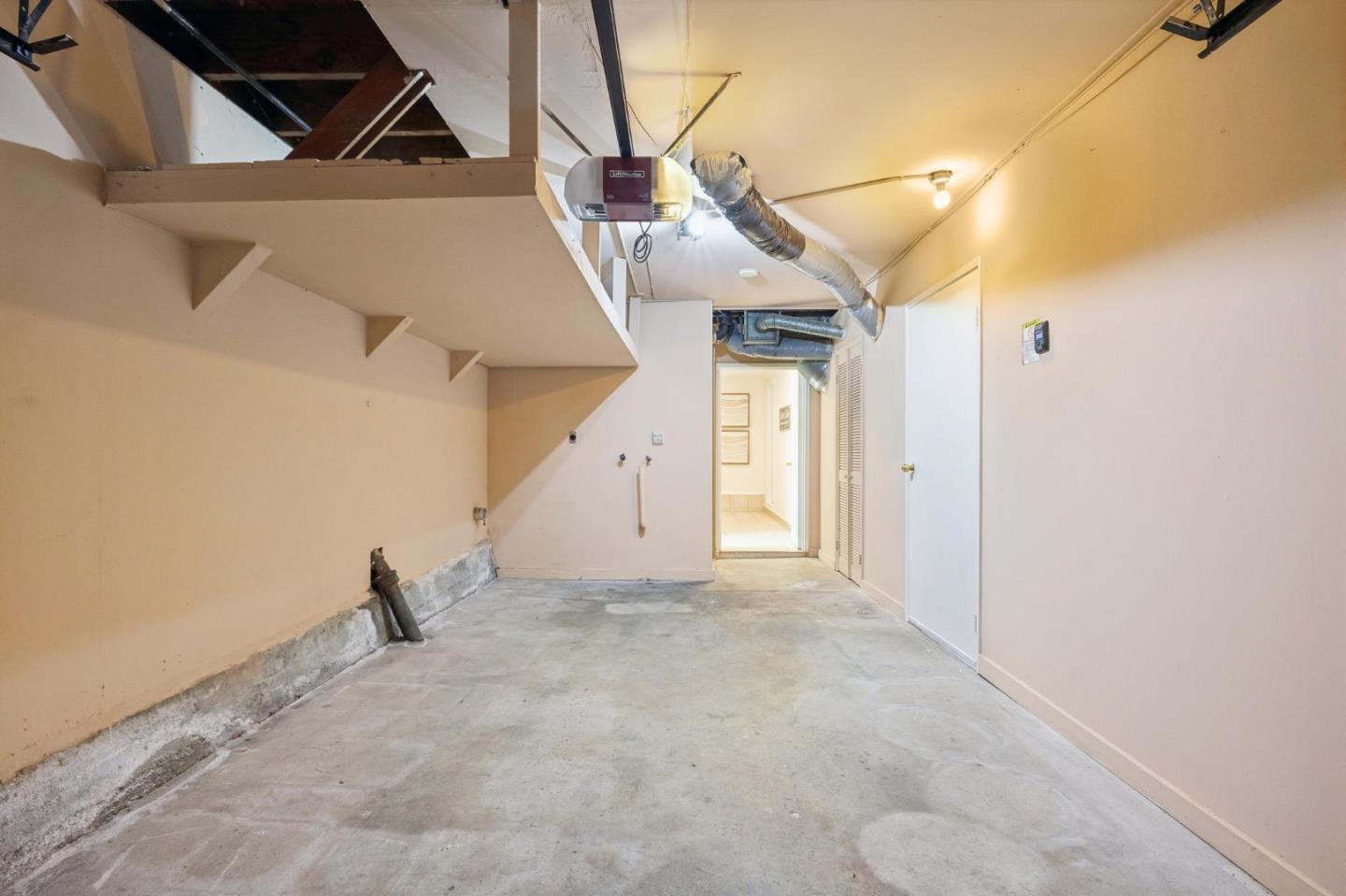 Detail Gallery Image 37 of 38 For 980 Burnett Ave, San Francisco,  CA 94131 - 5 Beds | 2 Baths