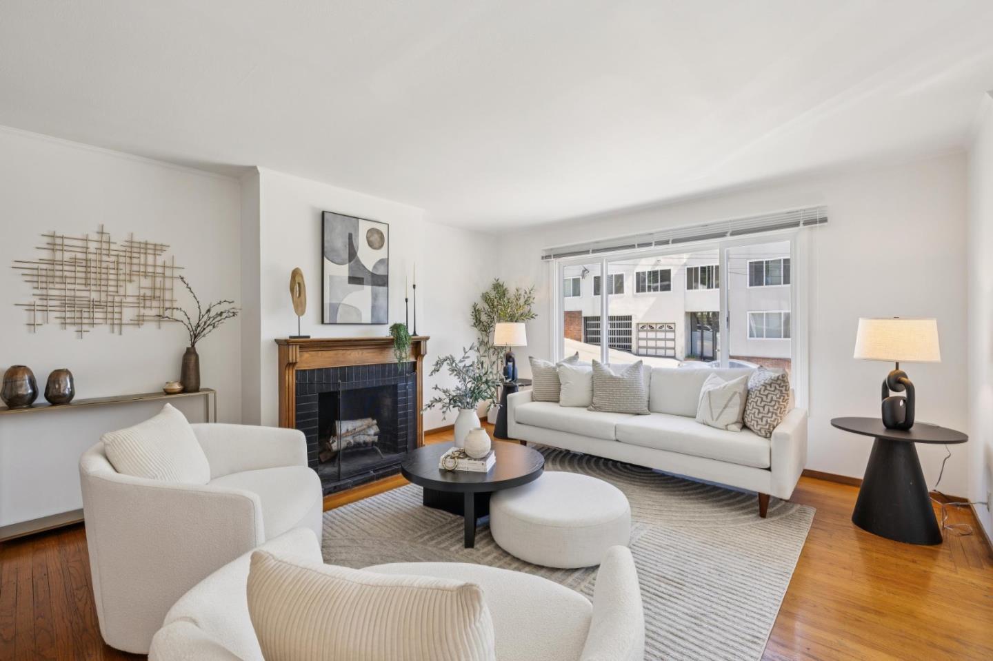 Detail Gallery Image 9 of 38 For 980 Burnett Ave, San Francisco,  CA 94131 - 5 Beds | 2 Baths