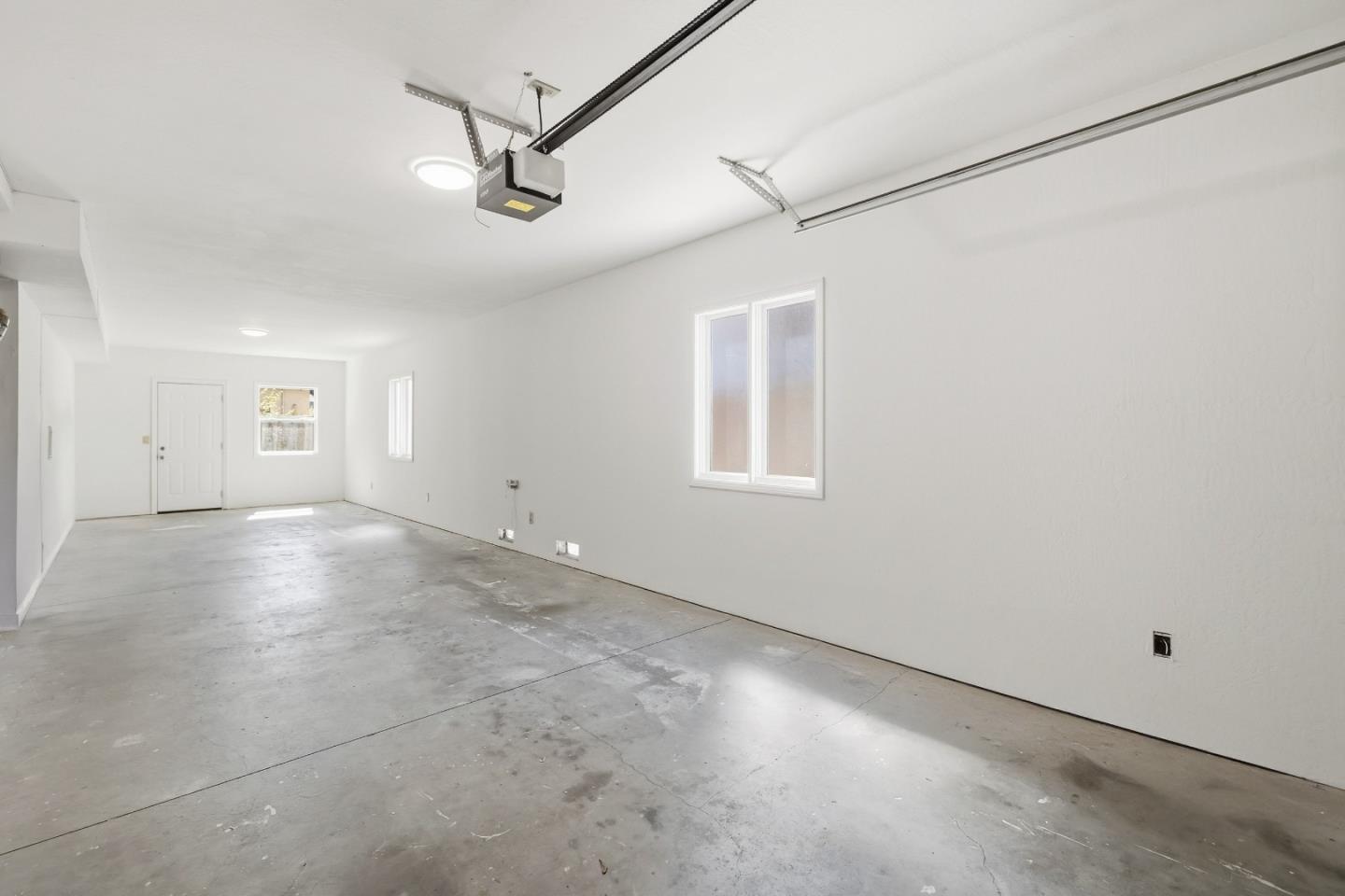 Detail Gallery Image 11 of 36 For 4750 Capitola Rd, Capitola,  CA 95010 - 3 Beds | 2/1 Baths