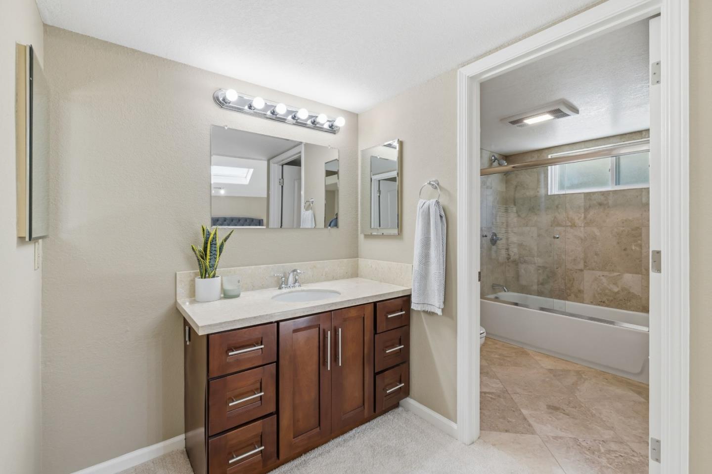 Detail Gallery Image 16 of 36 For 4750 Capitola Rd, Capitola,  CA 95010 - 3 Beds | 2/1 Baths