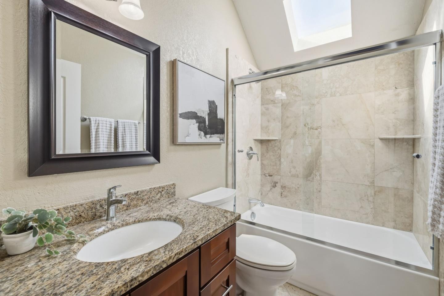 Detail Gallery Image 17 of 36 For 4750 Capitola Rd, Capitola,  CA 95010 - 3 Beds | 2/1 Baths