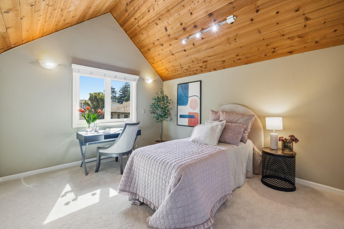 Detail Gallery Image 20 of 36 For 4750 Capitola Rd, Capitola,  CA 95010 - 3 Beds | 2/1 Baths