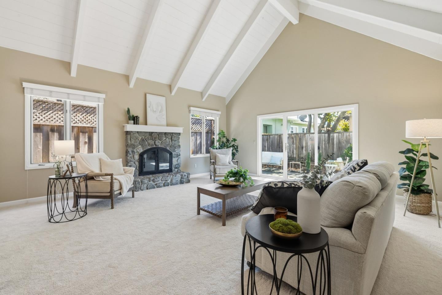 Detail Gallery Image 3 of 36 For 4750 Capitola Rd, Capitola,  CA 95010 - 3 Beds | 2/1 Baths