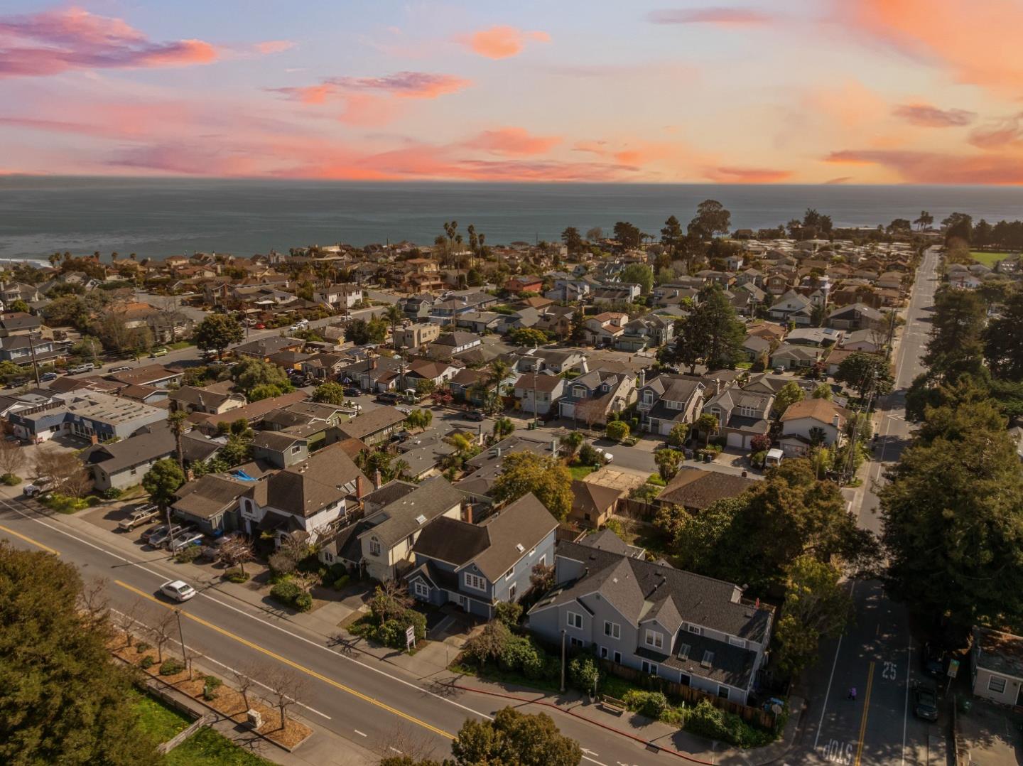 Detail Gallery Image 31 of 36 For 4750 Capitola Rd, Capitola,  CA 95010 - 3 Beds | 2/1 Baths