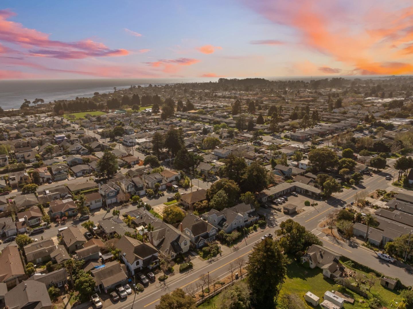 Detail Gallery Image 33 of 36 For 4750 Capitola Rd, Capitola,  CA 95010 - 3 Beds | 2/1 Baths