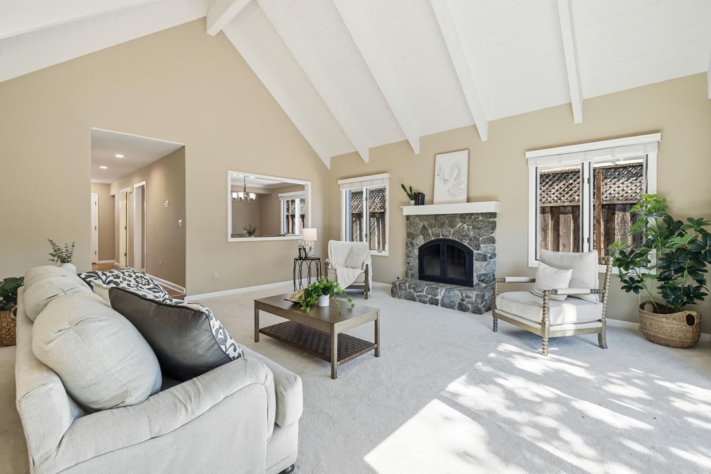 Detail Gallery Image 5 of 36 For 4750 Capitola Rd, Capitola,  CA 95010 - 3 Beds | 2/1 Baths