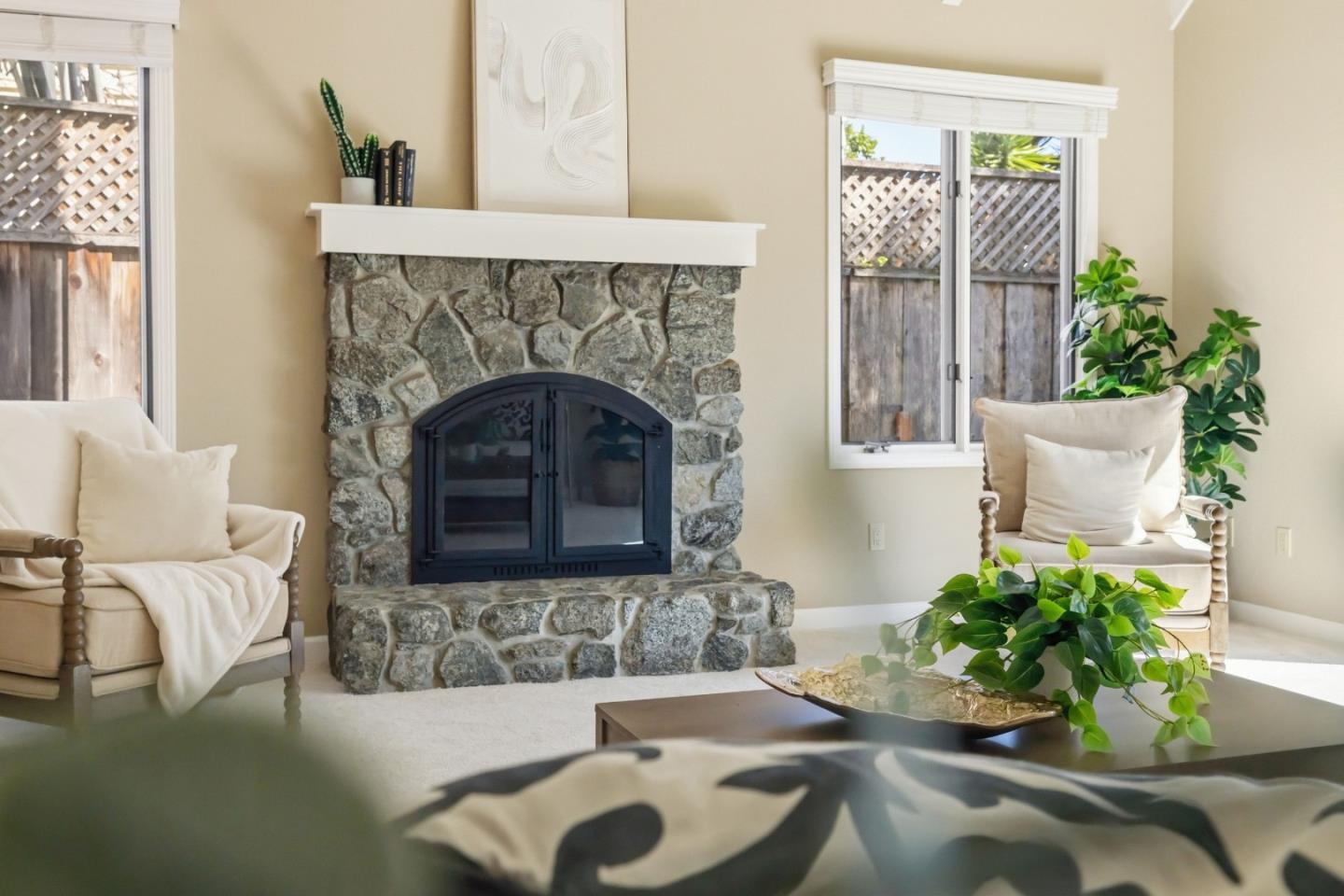 Detail Gallery Image 6 of 36 For 4750 Capitola Rd, Capitola,  CA 95010 - 3 Beds | 2/1 Baths