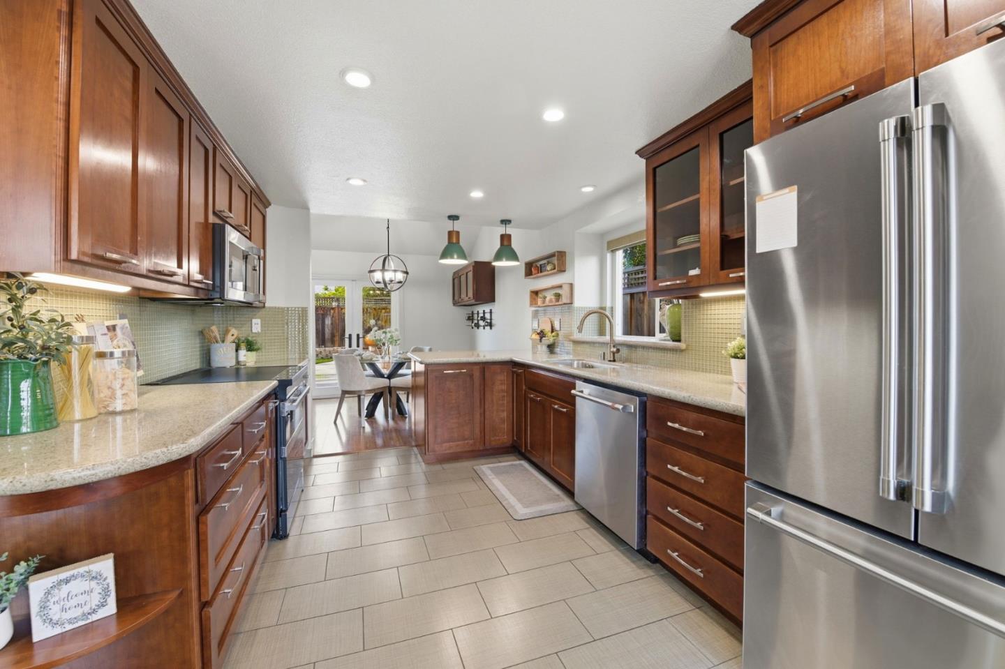 Detail Gallery Image 5 of 13 For 4470 Bush Cir, Fremont,  CA 94538 - 3 Beds | 2 Baths