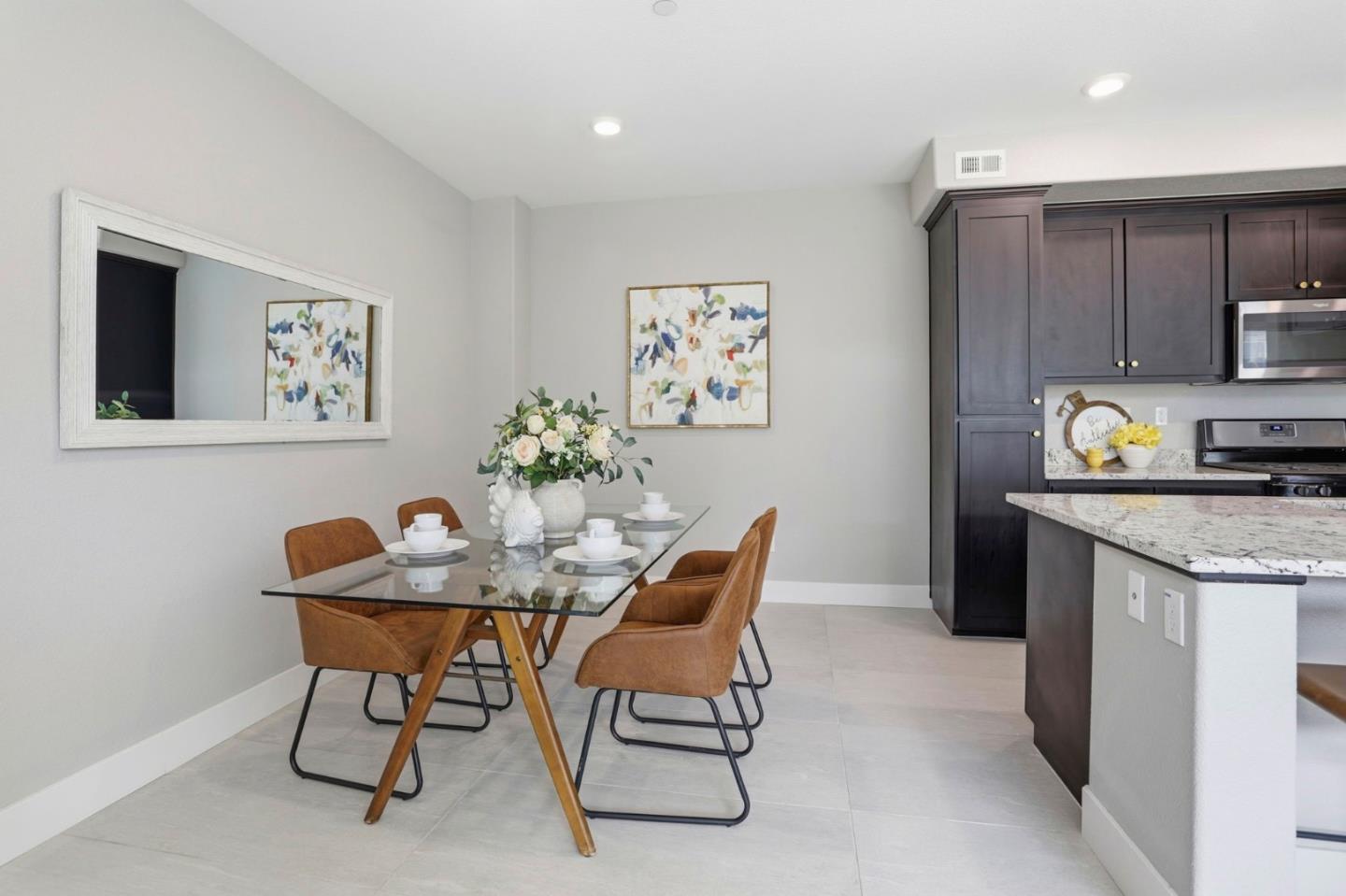 Detail Gallery Image 10 of 35 For 670 Squire Ave, San Jose,  CA 95133 - 3 Beds | 3 Baths