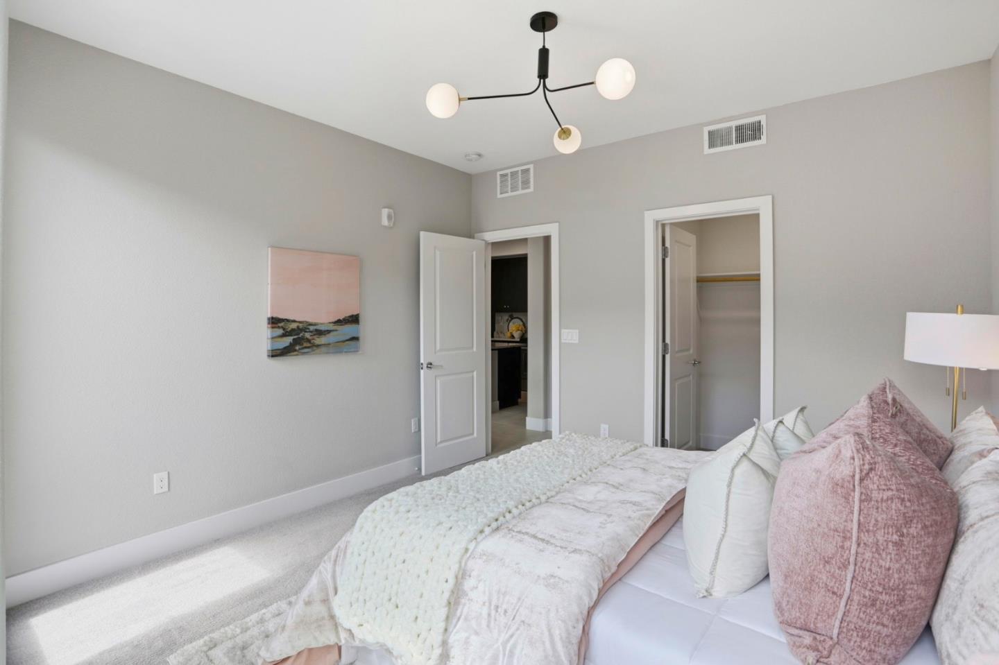 Detail Gallery Image 16 of 35 For 670 Squire Ave, San Jose,  CA 95133 - 3 Beds | 3 Baths