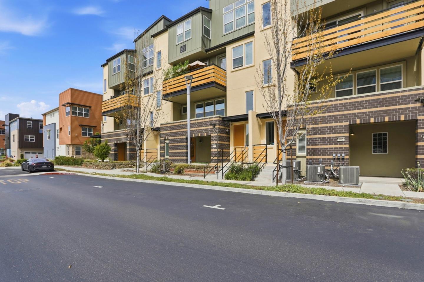 Detail Gallery Image 3 of 35 For 670 Squire Ave, San Jose,  CA 95133 - 3 Beds | 3 Baths