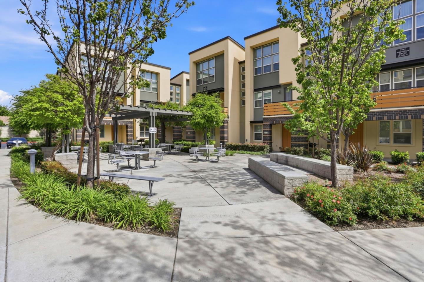 Detail Gallery Image 31 of 35 For 670 Squire Ave, San Jose,  CA 95133 - 3 Beds | 3 Baths