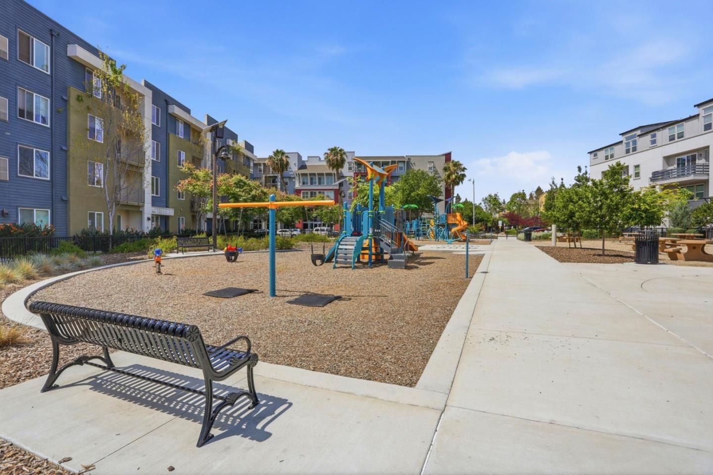 Detail Gallery Image 33 of 35 For 670 Squire Ave, San Jose,  CA 95133 - 3 Beds | 3 Baths