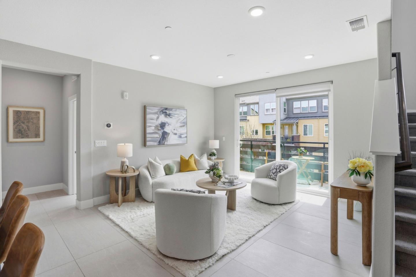 Detail Gallery Image 4 of 35 For 670 Squire Ave, San Jose,  CA 95133 - 3 Beds | 3 Baths