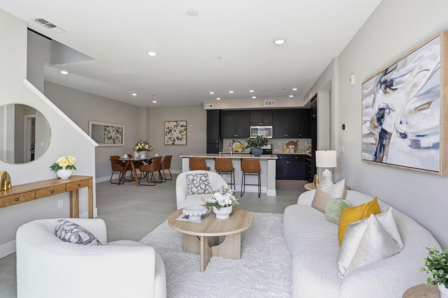 Detail Gallery Image 5 of 35 For 670 Squire Ave, San Jose,  CA 95133 - 3 Beds | 3 Baths