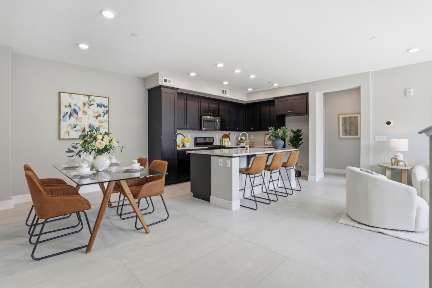 Detail Gallery Image 9 of 35 For 670 Squire Ave, San Jose,  CA 95133 - 3 Beds | 3 Baths