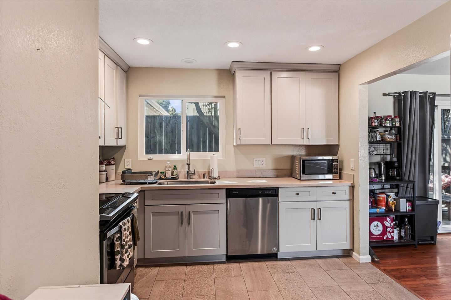 Detail Gallery Image 16 of 27 For 910-912 Academy Ave, Belmont,  CA 94002 - – Beds | – Baths