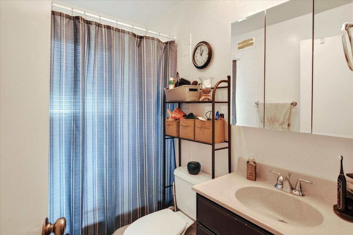 Detail Gallery Image 8 of 27 For 910-912 Academy Ave, Belmont,  CA 94002 - – Beds | – Baths