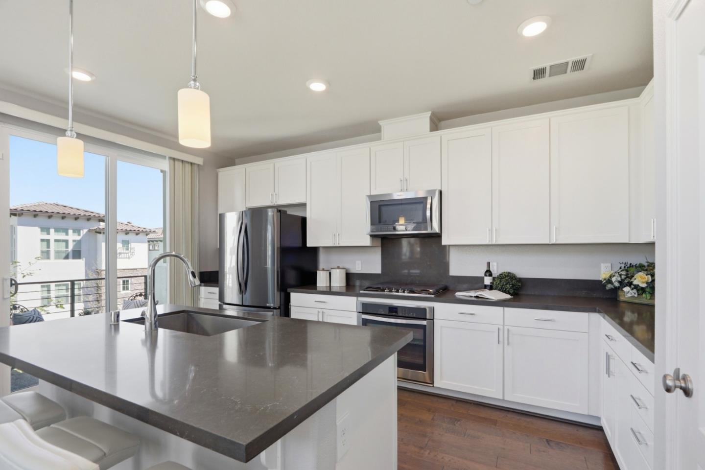 Detail Gallery Image 10 of 67 For 280 William Manly St #5,  San Jose,  CA 95136 - 2 Beds | 2 Baths