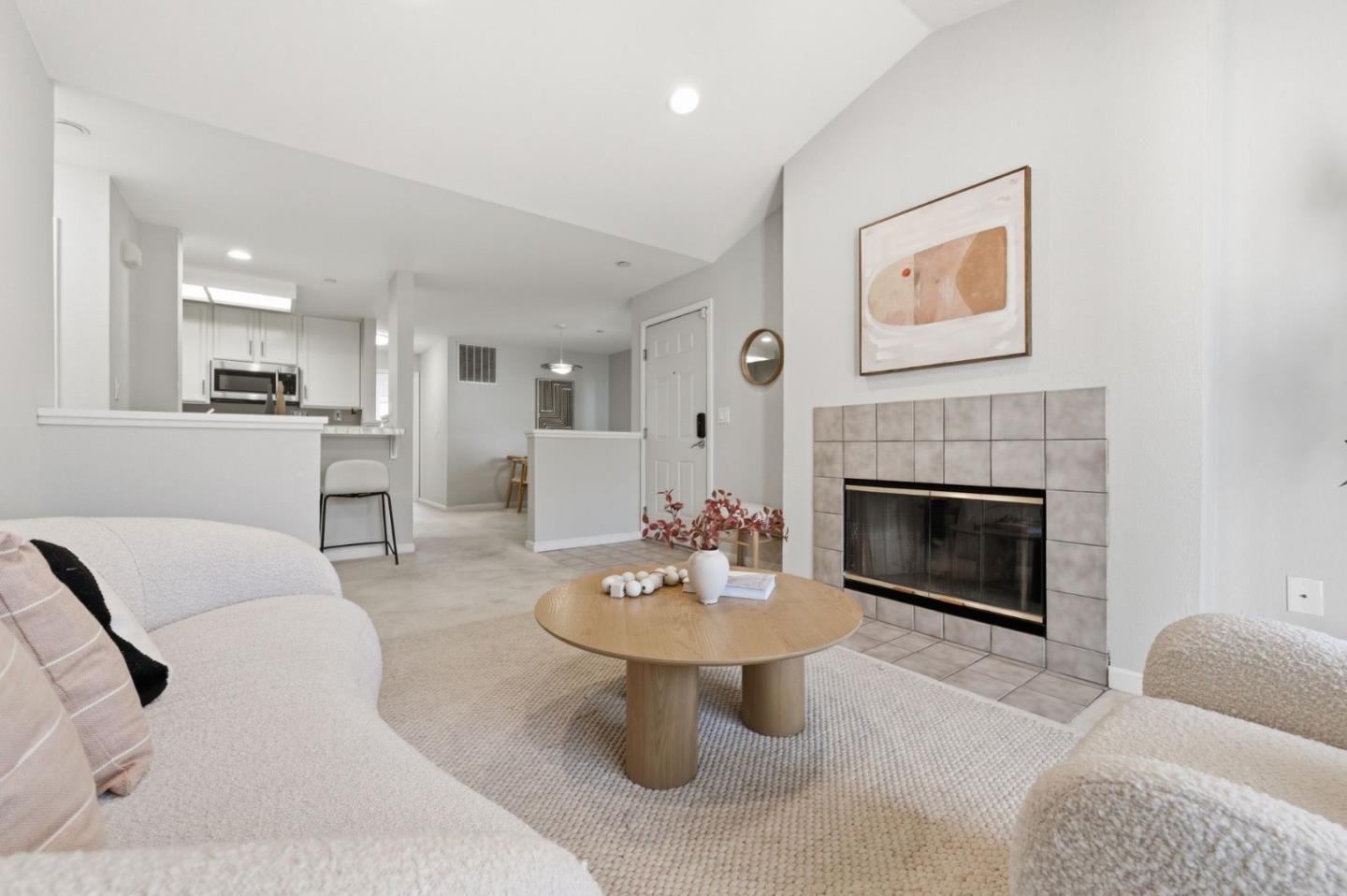 Detail Gallery Image 4 of 41 For 602 Arcadia Ter #305,  Sunnyvale,  CA 94085 - 2 Beds | 2 Baths