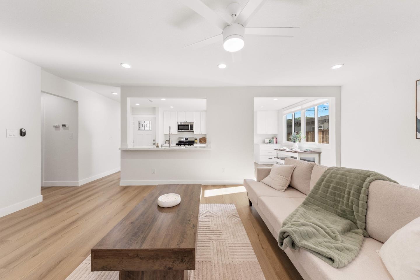 Detail Gallery Image 4 of 24 For 31047 Brae Burn Ave, Hayward,  CA 94544 - 3 Beds | 2 Baths