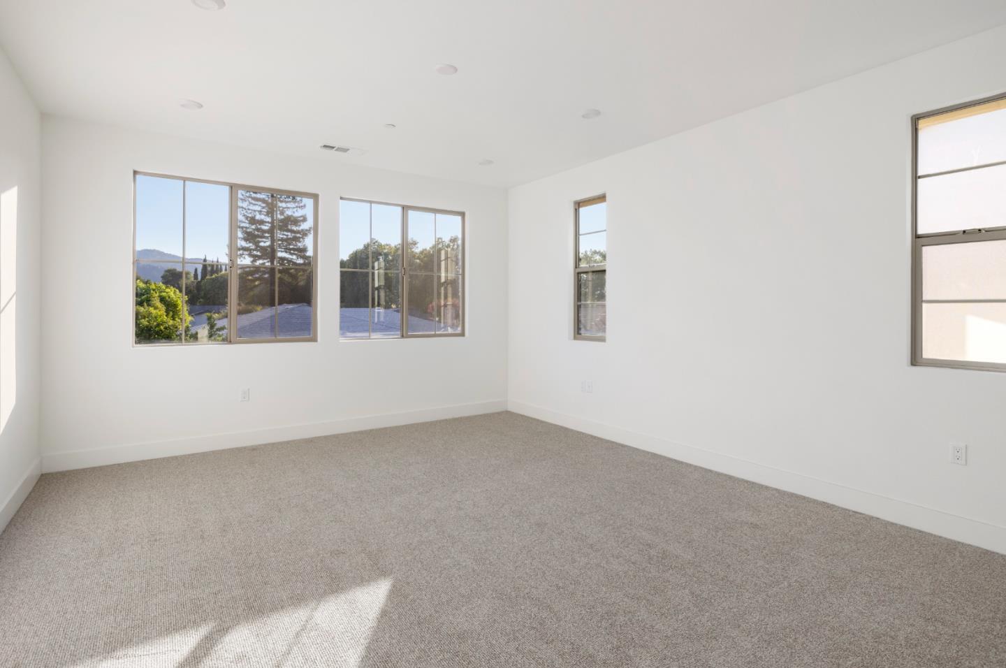 Detail Gallery Image 11 of 18 For 7379 Ailes Ct, Gilroy,  CA 95020 - 5 Beds | 4/1 Baths