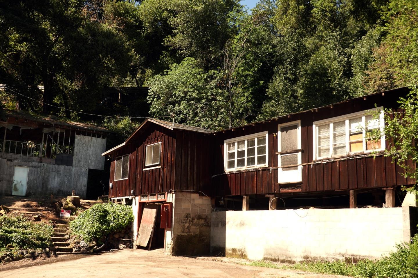 Detail Gallery Image 2 of 5 For 21565 Alma Ct, Los Gatos,  CA 95033 - 3 Beds | 1 Baths