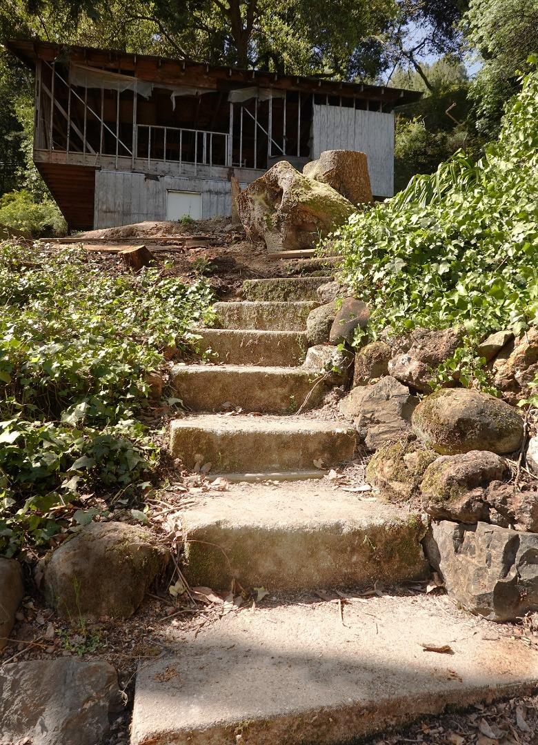 Detail Gallery Image 3 of 5 For 21565 Alma Ct, Los Gatos,  CA 95033 - 3 Beds | 1 Baths