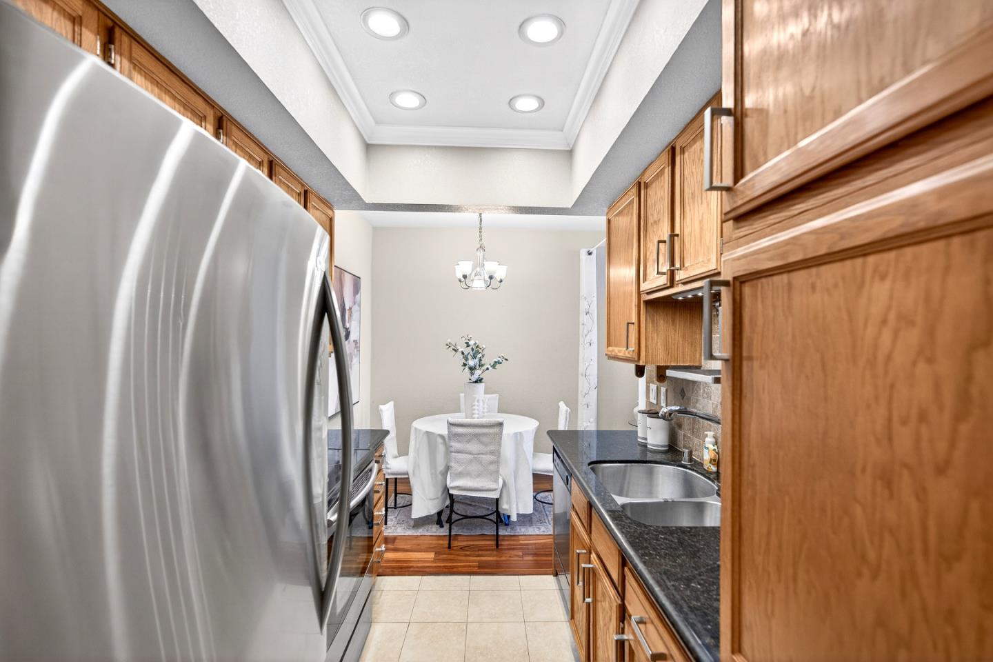 Detail Gallery Image 3 of 35 For 22330 Homestead Rd #214,  Cupertino,  CA 95014 - 2 Beds | 2 Baths