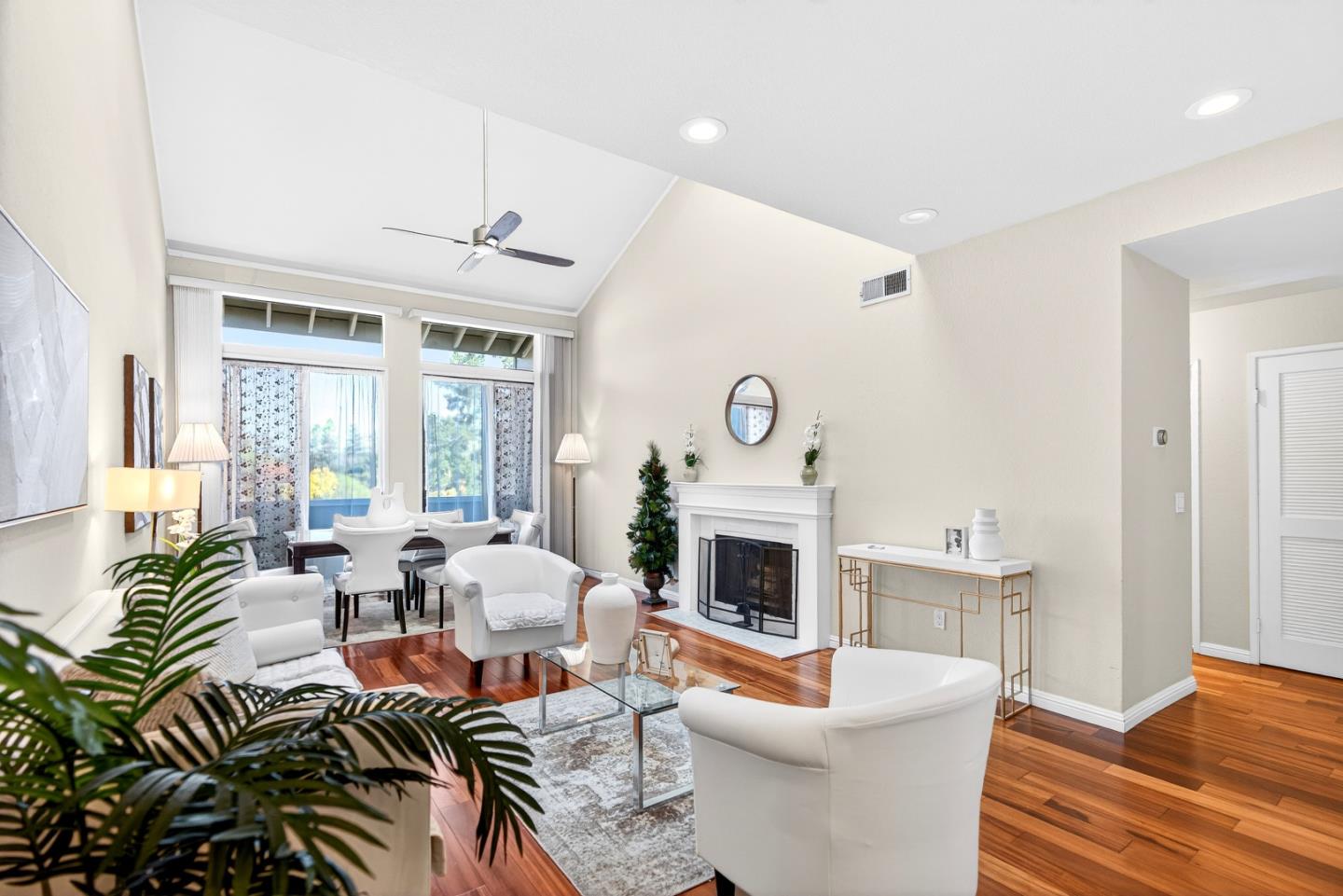 Detail Gallery Image 9 of 35 For 22330 Homestead Rd #214,  Cupertino,  CA 95014 - 2 Beds | 2 Baths